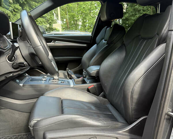 Серый Ауди Ку 5, объемом двигателя 1.97 л и пробегом 108 тыс. км за 36200 $, фото 15 на Automoto.ua