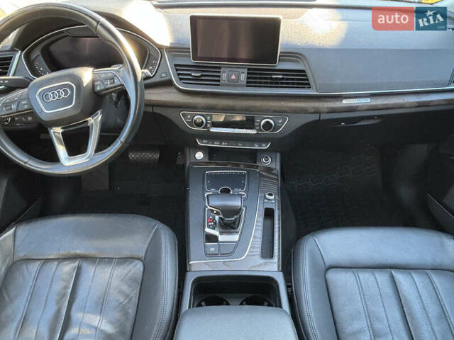 Серый Ауди Ку 5, объемом двигателя 1.98 л и пробегом 85 тыс. км за 26900 $, фото 27 на Automoto.ua