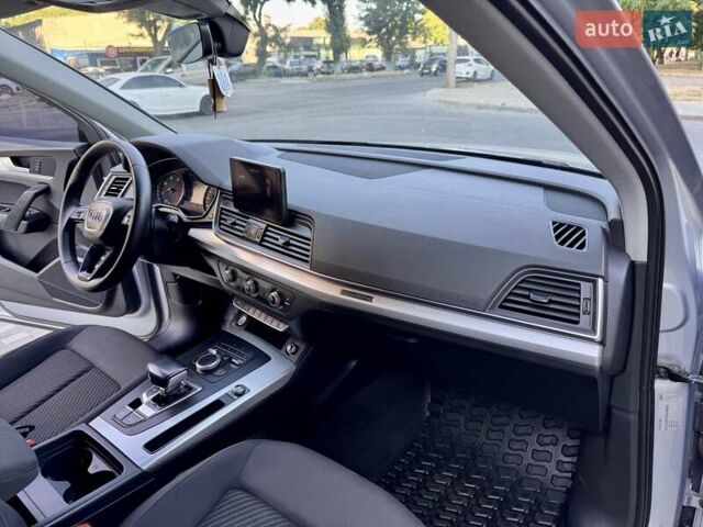 Серый Ауди Ку 5, объемом двигателя 1.97 л и пробегом 154 тыс. км за 23800 $, фото 39 на Automoto.ua
