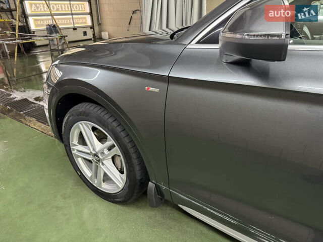 Серый Ауди Ку 5, объемом двигателя 1.97 л и пробегом 131 тыс. км за 35000 $, фото 10 на Automoto.ua