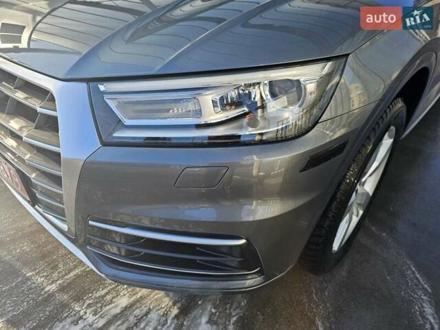 Серый Ауди Ку 5, объемом двигателя 1.98 л и пробегом 128 тыс. км за 21777 $, фото 16 на Automoto.ua