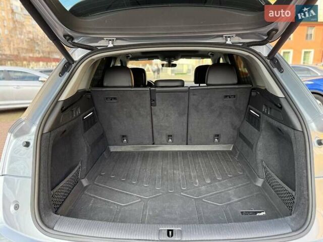 Серый Ауди Ку 5, объемом двигателя 1.98 л и пробегом 122 тыс. км за 23500 $, фото 6 на Automoto.ua