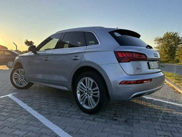 Сірий Ауді Ку 5, об'ємом двигуна 2 л та пробігом 98 тис. км за 21900 $, фото 5 на Automoto.ua