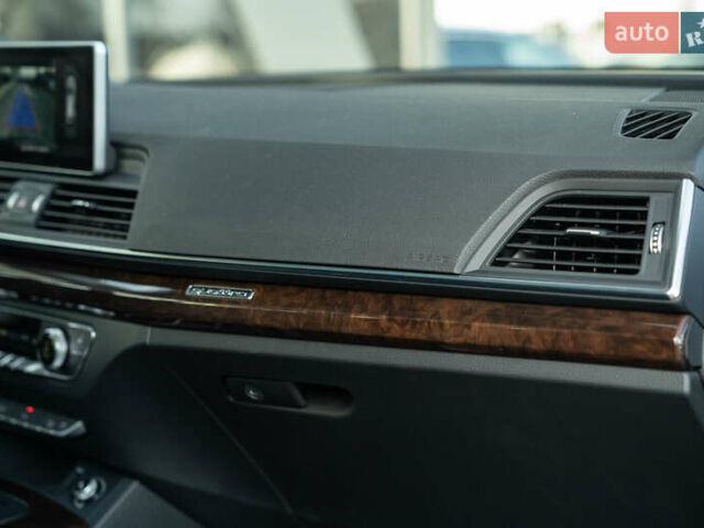 Серый Ауди Ку 5, объемом двигателя 1.98 л и пробегом 127 тыс. км за 27500 $, фото 32 на Automoto.ua