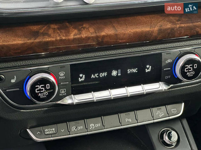 Серый Ауди Ку 5, объемом двигателя 1.98 л и пробегом 223 тыс. км за 21700 $, фото 5 на Automoto.ua