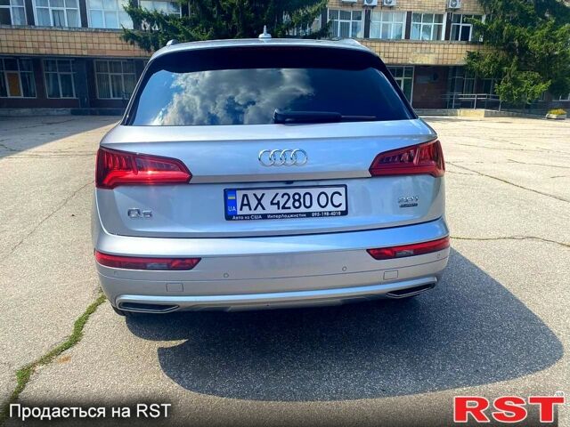 Сірий Ауді Ку 5, об'ємом двигуна 2 л та пробігом 97 тис. км за 30999 $, фото 3 на Automoto.ua