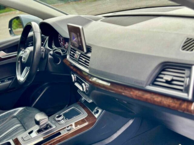 Сірий Ауді Ку 5, об'ємом двигуна 2 л та пробігом 32 тис. км за 17500 $, фото 8 на Automoto.ua