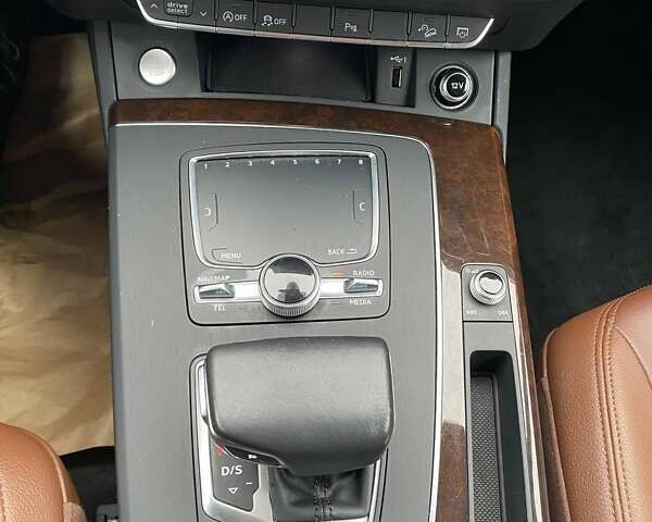 Сірий Ауді Ку 5, об'ємом двигуна 1.98 л та пробігом 150 тис. км за 23999 $, фото 23 на Automoto.ua