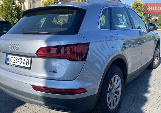 Сірий Ауді Ку 5, об'ємом двигуна 2 л та пробігом 156 тис. км за 31750 $, фото 3 на Automoto.ua
