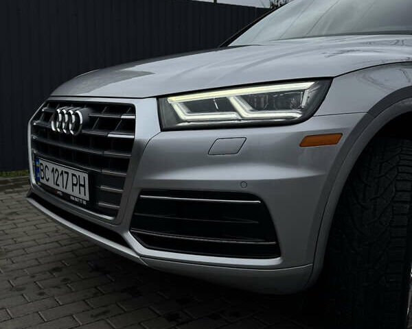 Серый Ауди Ку 5, объемом двигателя 1.98 л и пробегом 84 тыс. км за 29500 $, фото 2 на Automoto.ua