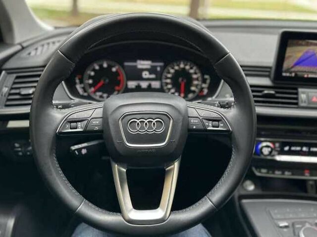 Сірий Ауді Ку 5, об'ємом двигуна 2 л та пробігом 80 тис. км за 19400 $, фото 9 на Automoto.ua