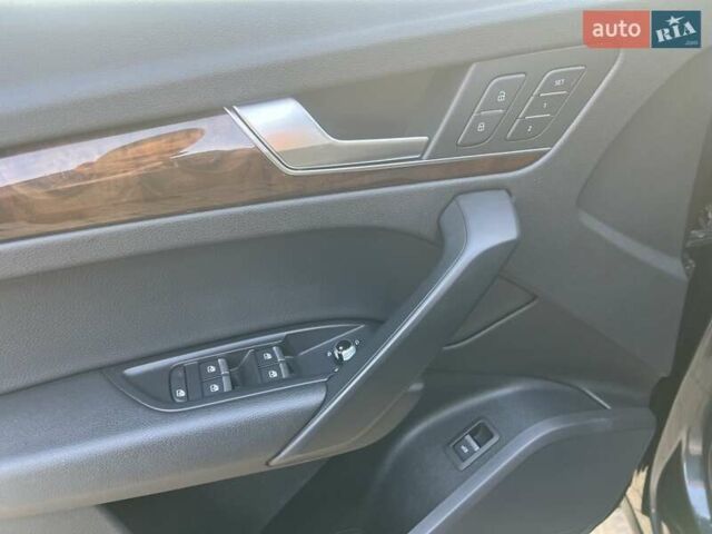 Серый Ауди Ку 5, объемом двигателя 2 л и пробегом 250 тыс. км за 18900 $, фото 31 на Automoto.ua