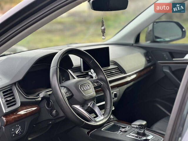 Серый Ауди Ку 5, объемом двигателя 1.98 л и пробегом 223 тыс. км за 21700 $, фото 7 на Automoto.ua