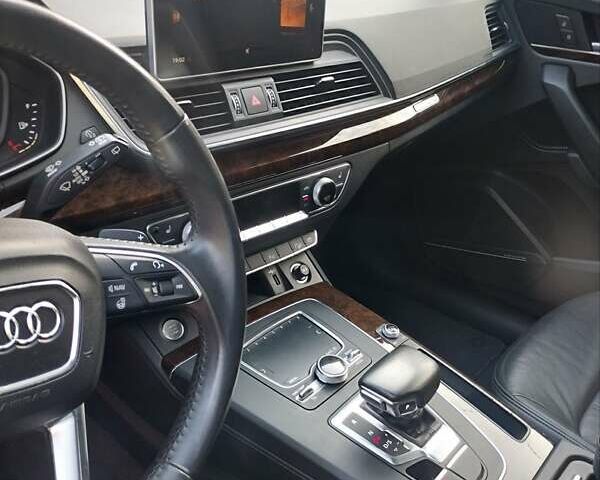 Серый Ауди Ку 5, объемом двигателя 2 л и пробегом 178 тыс. км за 23800 $, фото 9 на Automoto.ua