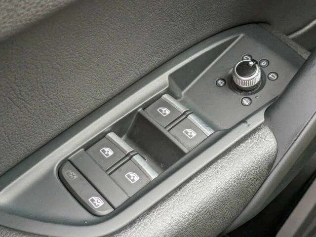 Серый Ауди Ку 5, объемом двигателя 2 л и пробегом 46 тыс. км за 10000 $, фото 6 на Automoto.ua