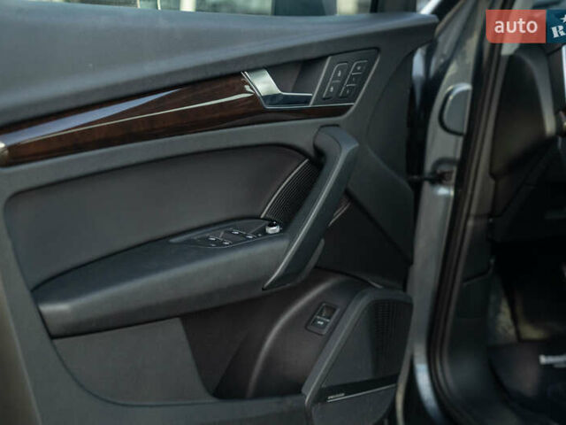 Серый Ауди Ку 5, объемом двигателя 1.98 л и пробегом 127 тыс. км за 27500 $, фото 38 на Automoto.ua