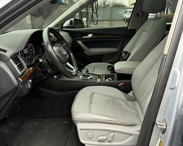 Серый Ауди Ку 5, объемом двигателя 2 л и пробегом 148 тыс. км за 25850 $, фото 25 на Automoto.ua