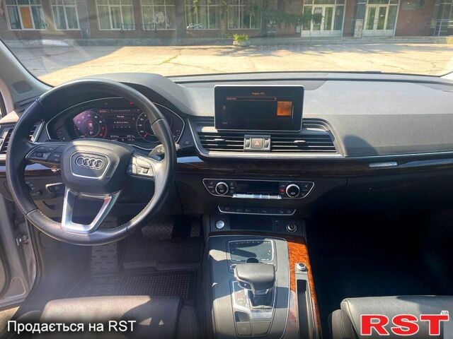 Сірий Ауді Ку 5, об'ємом двигуна 2 л та пробігом 97 тис. км за 30999 $, фото 12 на Automoto.ua