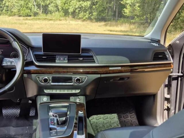 Серый Ауди Ку 5, объемом двигателя 2 л и пробегом 83 тыс. км за 15000 $, фото 20 на Automoto.ua