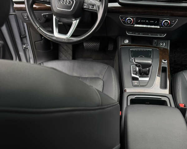 Сірий Ауді Ку 5, об'ємом двигуна 1.99 л та пробігом 84 тис. км за 31000 $, фото 3 на Automoto.ua