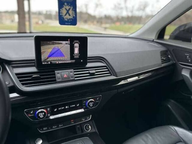 Сірий Ауді Ку 5, об'ємом двигуна 2 л та пробігом 80 тис. км за 19400 $, фото 12 на Automoto.ua