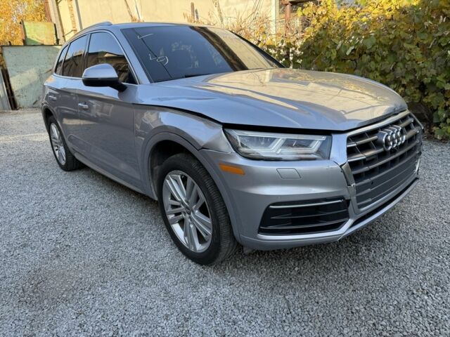 Серый Ауди Ку 5, объемом двигателя 2 л и пробегом 148 тыс. км за 20550 $, фото 2 на Automoto.ua