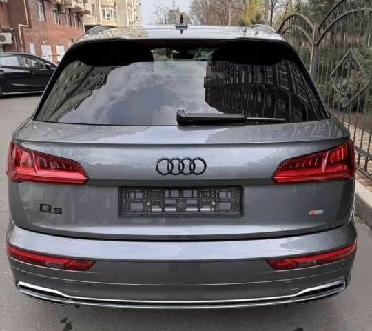 Серый Ауди Ку 5, объемом двигателя 2 л и пробегом 85 тыс. км за 21700 $, фото 4 на Automoto.ua