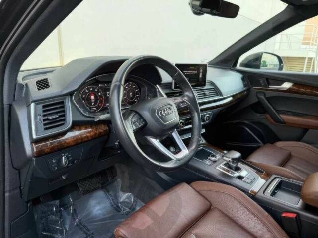 Сірий Ауді Ку 5, об'ємом двигуна 2 л та пробігом 89 тис. км за 9000 $, фото 9 на Automoto.ua