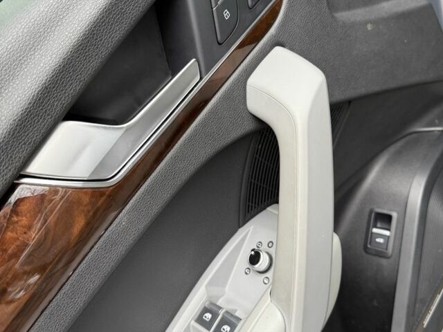 Сірий Ауді Ку 5, об'ємом двигуна 2 л та пробігом 148 тис. км за 24950 $, фото 18 на Automoto.ua