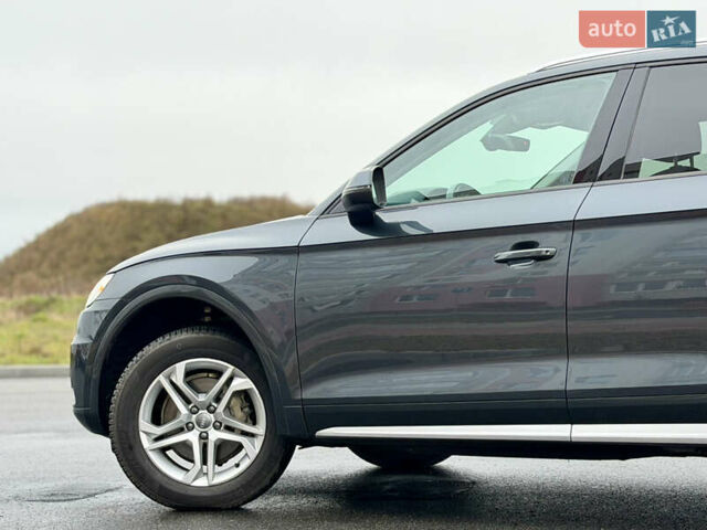 Сірий Ауді Ку 5, об'ємом двигуна 2 л та пробігом 136 тис. км за 24999 $, фото 16 на Automoto.ua