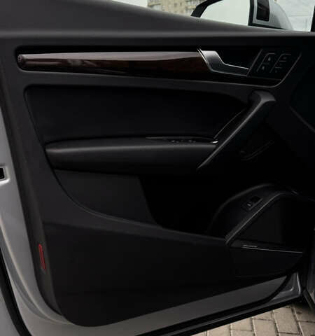 Серый Ауди Ку 5, объемом двигателя 1.98 л и пробегом 84 тыс. км за 29500 $, фото 23 на Automoto.ua