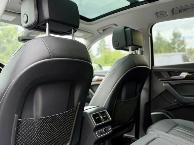 Сірий Ауді Ку 5, об'ємом двигуна 2 л та пробігом 80 тис. км за 14000 $, фото 10 на Automoto.ua