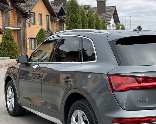 Серый Ауди Ку 5, объемом двигателя 2 л и пробегом 113 тыс. км за 25500 $, фото 5 на Automoto.ua