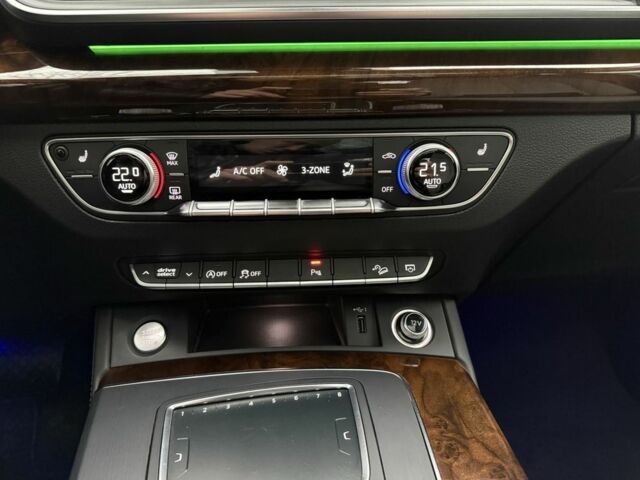 Сірий Ауді Ку 5, об'ємом двигуна 2 л та пробігом 148 тис. км за 24950 $, фото 12 на Automoto.ua