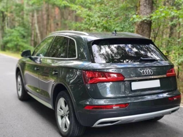 Серый Ауди Ку 5, объемом двигателя 2 л и пробегом 83 тыс. км за 15000 $, фото 4 на Automoto.ua