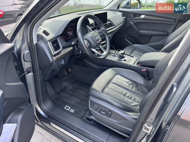 Сірий Ауді Ку 5, об'ємом двигуна 1.98 л та пробігом 47 тис. км за 33500 $, фото 7 на Automoto.ua