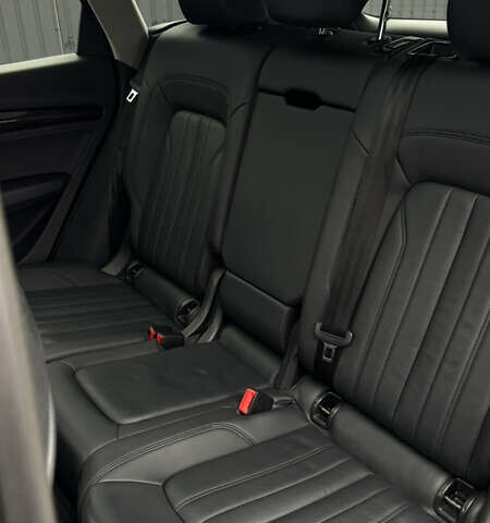 Сірий Ауді Ку 5, об'ємом двигуна 1.99 л та пробігом 84 тис. км за 31000 $, фото 9 на Automoto.ua