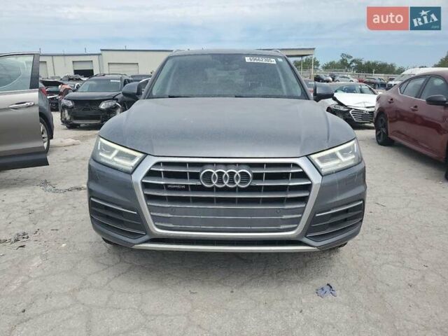 Серый Ауди Ку 5, объемом двигателя 1.98 л и пробегом 183 тыс. км за 6800 $, фото 1 на Automoto.ua