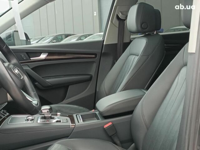 Серый Ауди Ку 5, объемом двигателя 2 л и пробегом 99 тыс. км за 25290 $, фото 41 на Automoto.ua