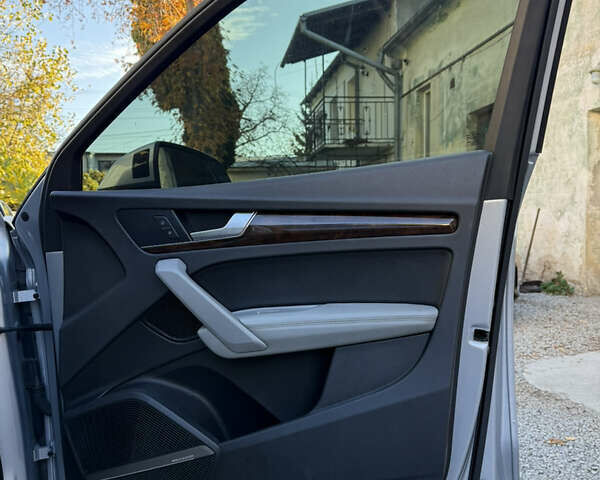 Сірий Ауді Ку 5, об'ємом двигуна 2 л та пробігом 148 тис. км за 20550 $, фото 19 на Automoto.ua