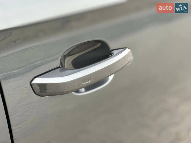 Серый Ауди Ку 5, объемом двигателя 1.98 л и пробегом 223 тыс. км за 21700 $, фото 4 на Automoto.ua