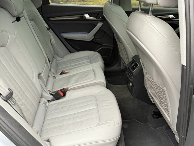 Сірий Ауді Ку 5, об'ємом двигуна 2 л та пробігом 148 тис. км за 24950 $, фото 6 на Automoto.ua