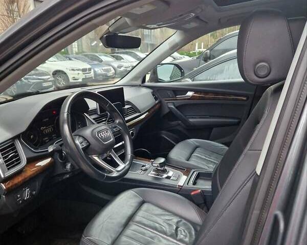 Серый Ауди Ку 5, объемом двигателя 2 л и пробегом 123 тыс. км за 26300 $, фото 15 на Automoto.ua