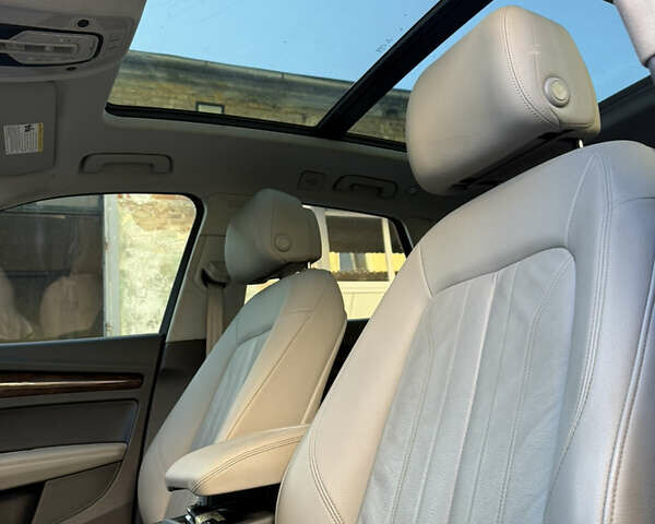 Сірий Ауді Ку 5, об'ємом двигуна 2 л та пробігом 148 тис. км за 20550 $, фото 25 на Automoto.ua