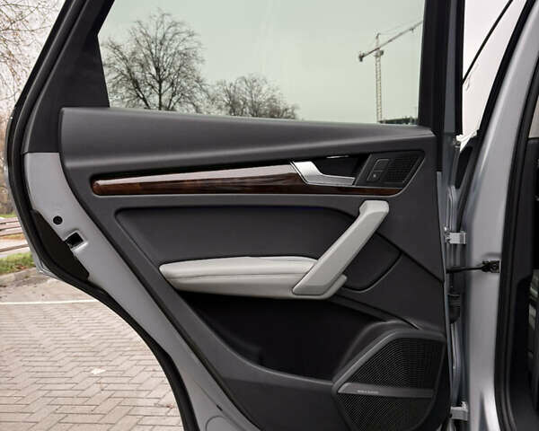 Серый Ауди Ку 5, объемом двигателя 2 л и пробегом 148 тыс. км за 25850 $, фото 11 на Automoto.ua