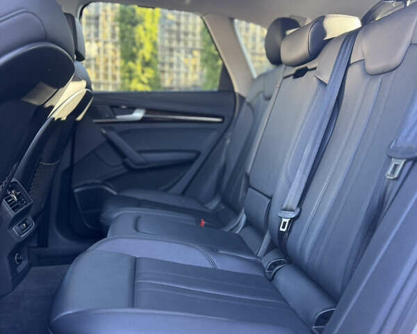 Серый Ауди Ку 5, объемом двигателя 1.98 л и пробегом 206 тыс. км за 23800 $, фото 23 на Automoto.ua