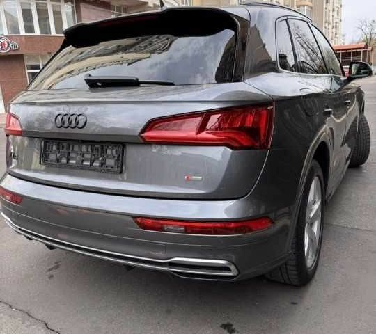 Серый Ауди Ку 5, объемом двигателя 2 л и пробегом 85 тыс. км за 21700 $, фото 5 на Automoto.ua