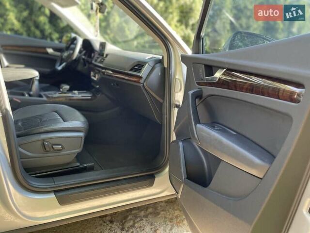 Серый Ауди Ку 5, объемом двигателя 2 л и пробегом 190 тыс. км за 19999 $, фото 12 на Automoto.ua