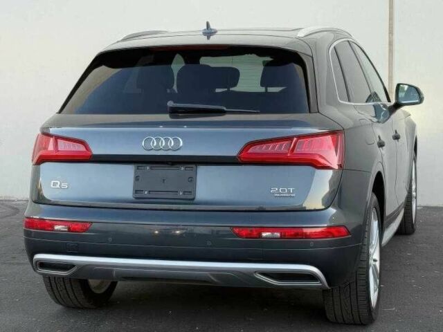 Сірий Ауді Ку 5, об'ємом двигуна 2 л та пробігом 89 тис. км за 9000 $, фото 6 на Automoto.ua