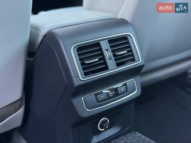 Сірий Ауді Ку 5, об'ємом двигуна 3 л та пробігом 174 тис. км за 40800 $, фото 29 на Automoto.ua